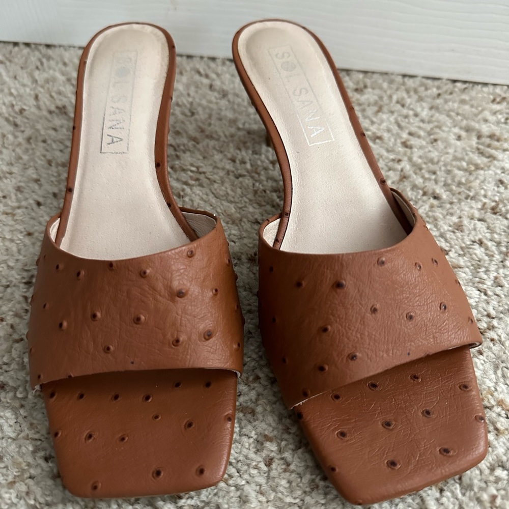 Sol Sana Ostrich Leather kitten heels Size 38